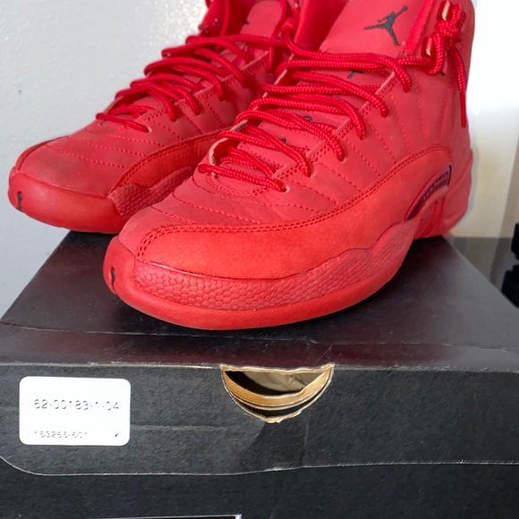 lauren_holifield on LTK im trying to sell these pretty good sneakers!!!